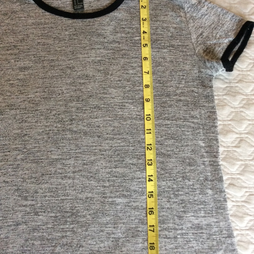 Super cute top! Forever 21 - Picture 6 of 6